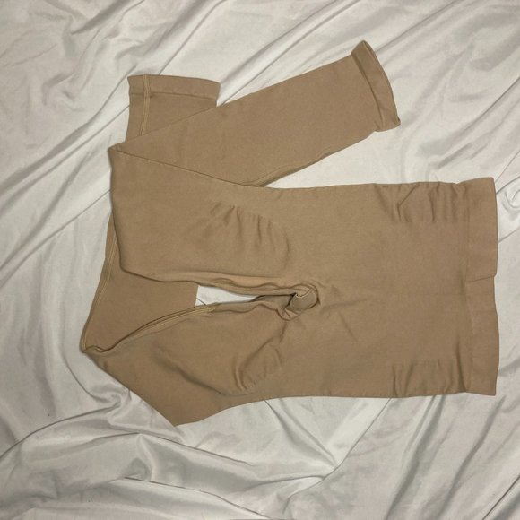 SKIMS Sculpting Leggings, Color: ochre - Picture 2 of 2